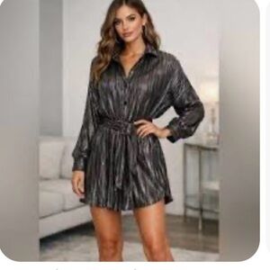 Le Lis Metallic Pleated Shirt Dress Belted Silver Black Mini Xs oversized